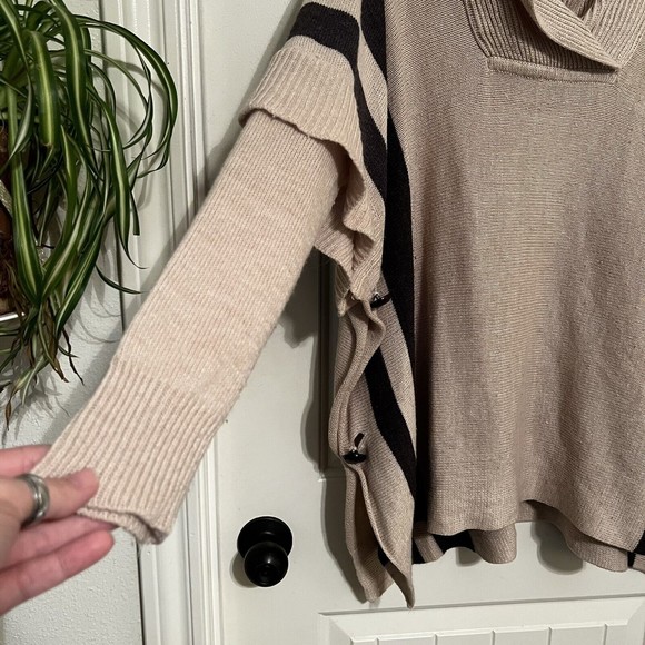 RD Style Tan Black Button Side Calandri Poncho Sweater Long Sleeve Cowl Neck Sm - Picture 4 of 14